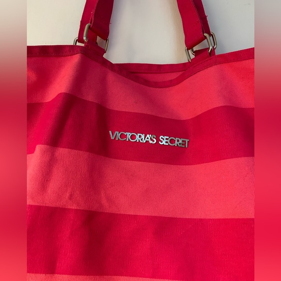 Victoria’s Secret Logo Beach Tote in Barbie Pink - Picture 2 of 8